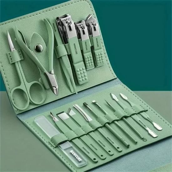 16-Piece Nail Care Set with Travel Case এর ছবি