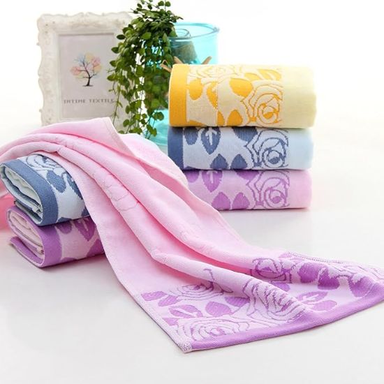Rose Embossed Luxury Bathing Towel এর ছবি