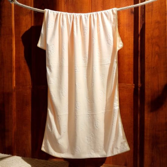 Leaf Embossed Absorbent Bathing Towel এর ছবি